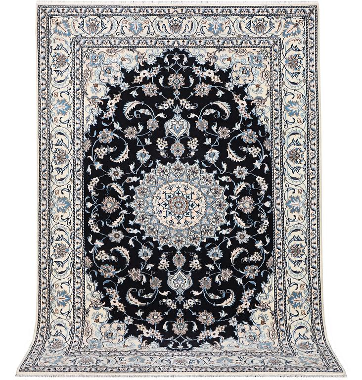 Matta, Nain, part silk, ca. 286 x 206 cm.