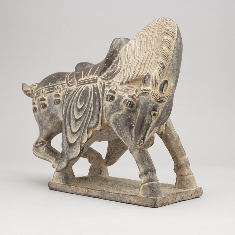 Skulptur i form av häst, Tang-stil, Kina, sen tillverkning.