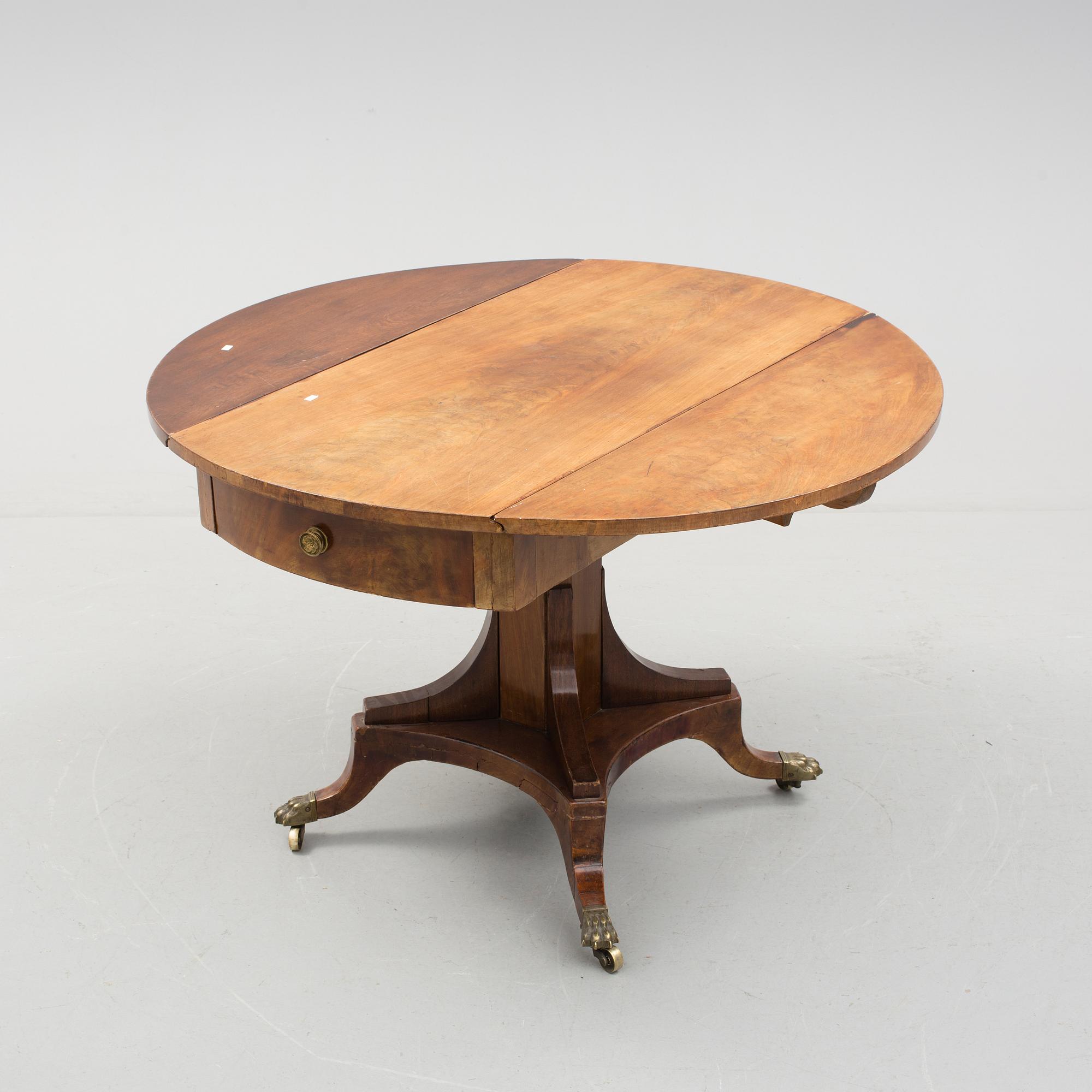 KLAFFBORD, empirestil, 1900-talets första hälft.