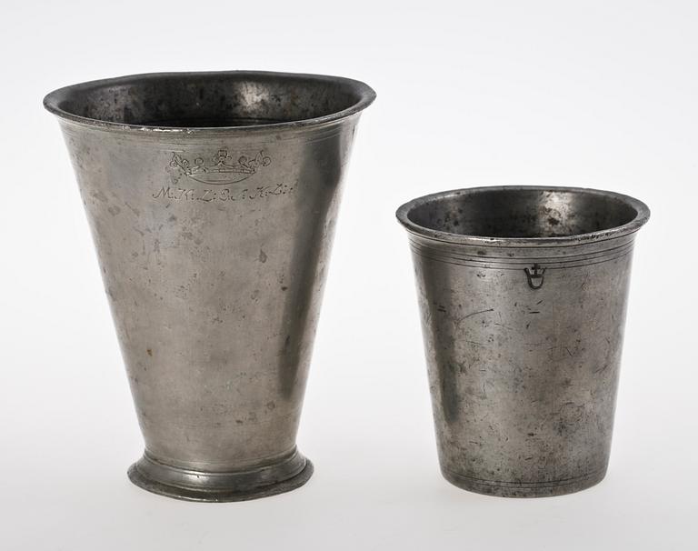 BÄGARE, 2 st, tenn, Karlskrona, 1700/1800-tal.