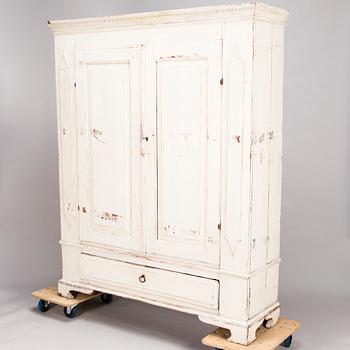 An 18th century cabinet.