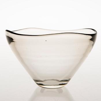 Gunnel Nyman, A glass bowl for Riihimäen Lasi Oy, 1938.