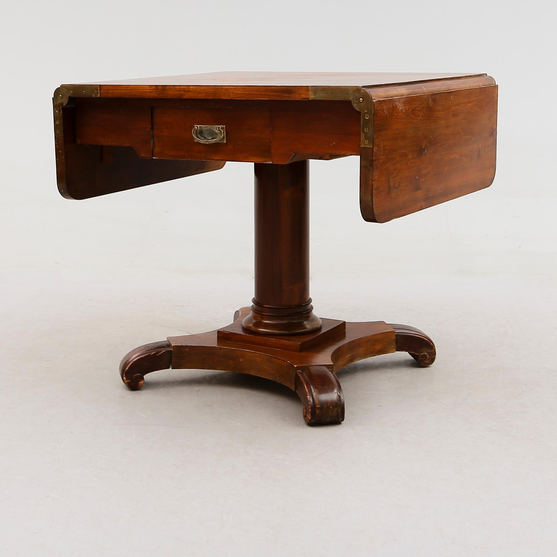 KLAFFBORD, Karl Johan-stil, 1900-talets första hälft.