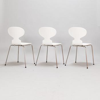 Arne Jacobsen, tuoleja, 3 kpl, "Myran",Fritz Hansen 2008.