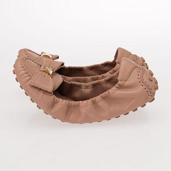 LEATHER BALLERINAS, size 37.