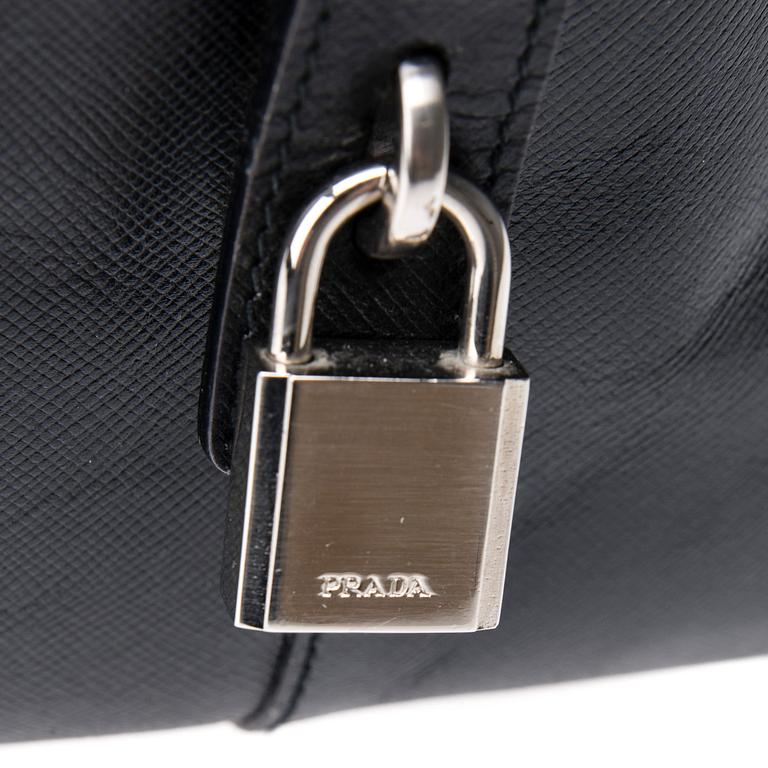 VÄSKA, Prada.
