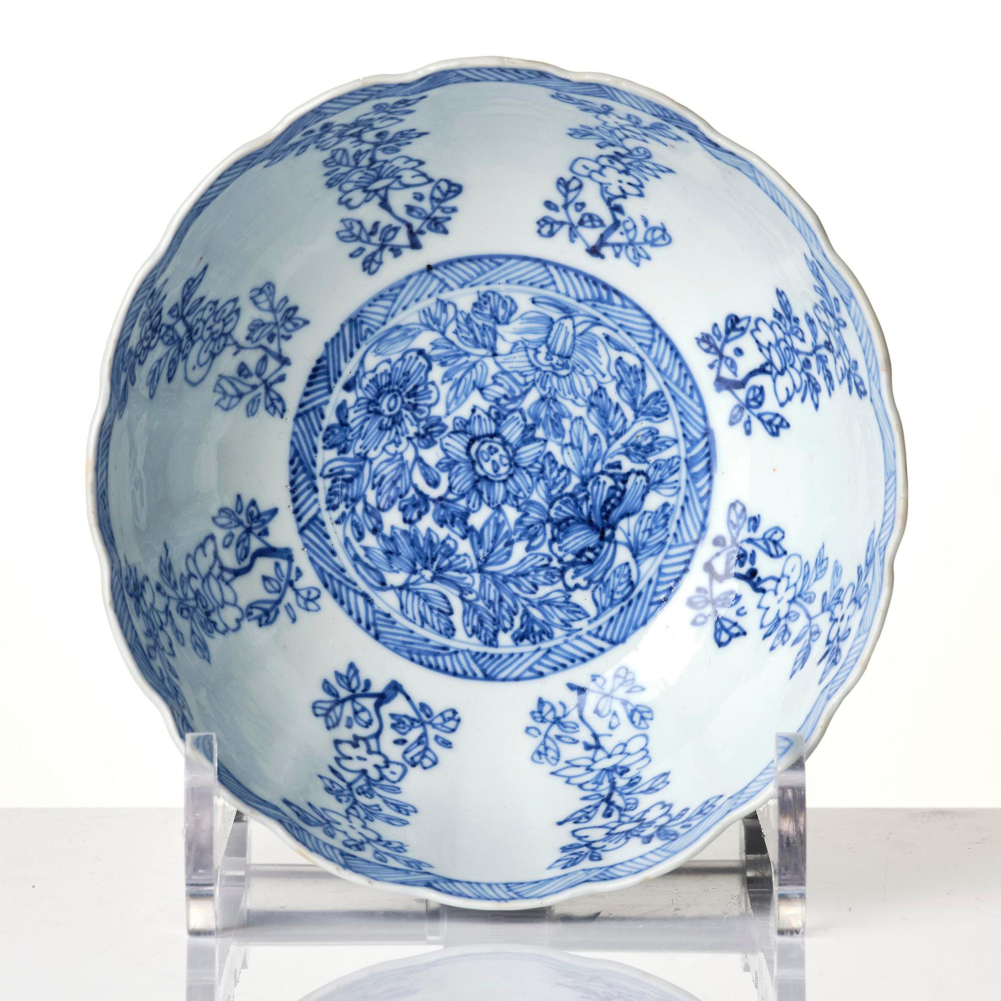 A rare blue and white stemcup, Qing dynasty, Kangxi (1662-1722).