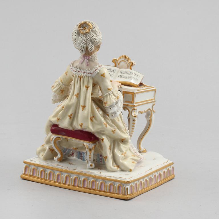 FIGURIN, porslin, Meissen, omkring år 1900.