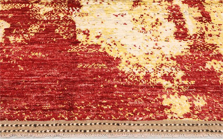 A rug, Morocco design, approx. 296 x 197 cm.