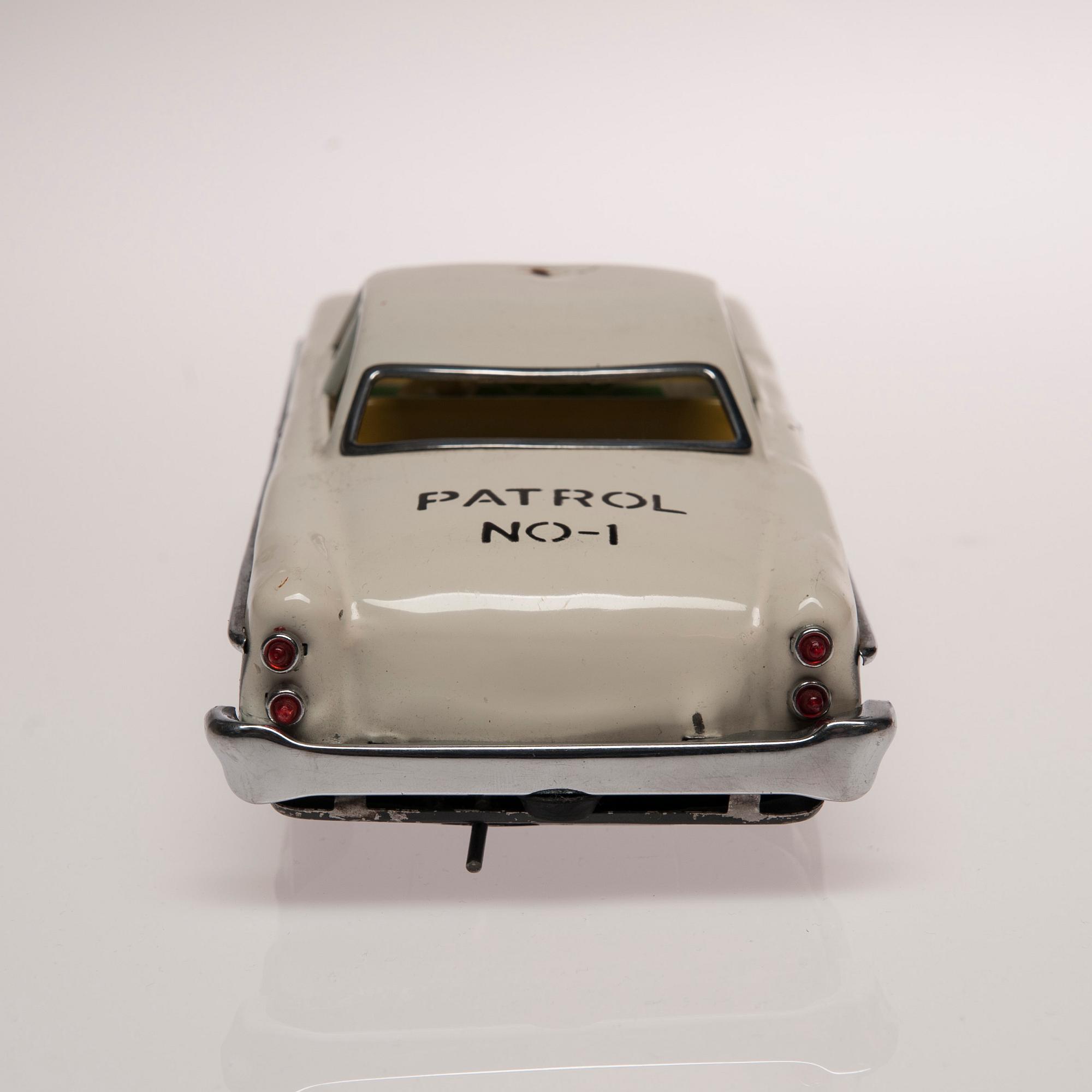 LEKSAKSBILAR, 8 st, plåt, Japan, 1960-tal.