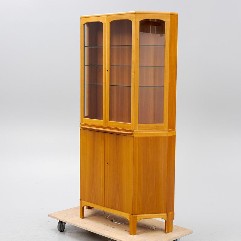 Carl Malmsten,  vitrinskåp, "Undantaget", 1900-talelts slut.