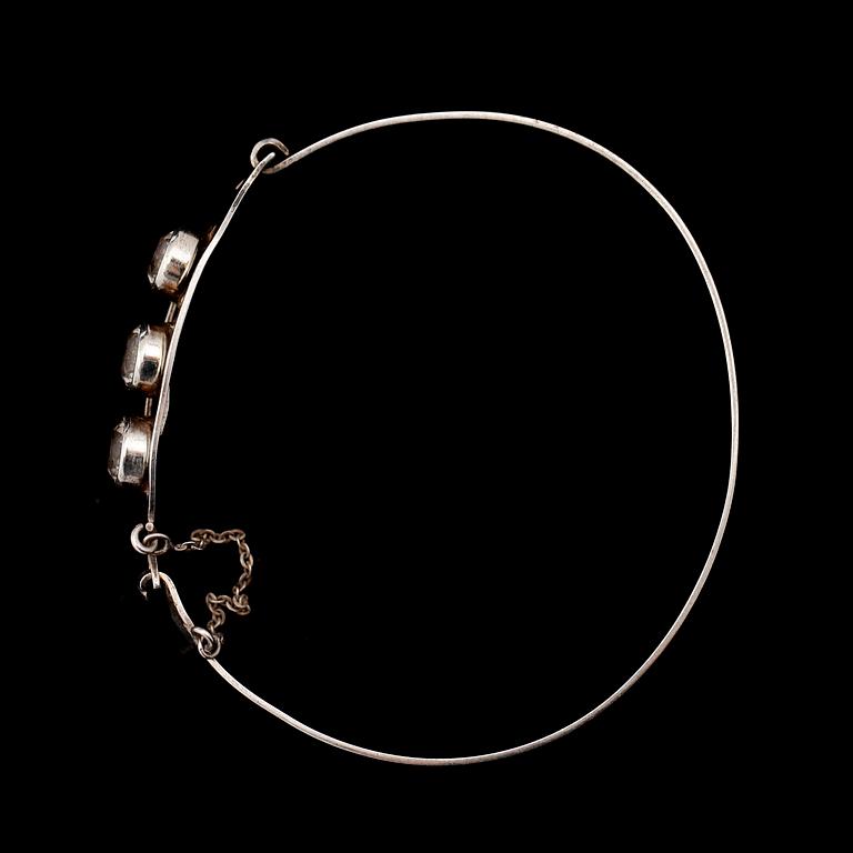 ARMBAND samt RING, silver, med bergkristaller, 1970-tal. Vikt ca 20 gram.