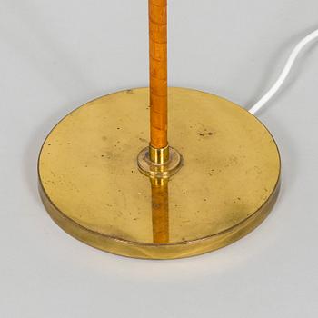 A mid-20th century floor light for Itsu.