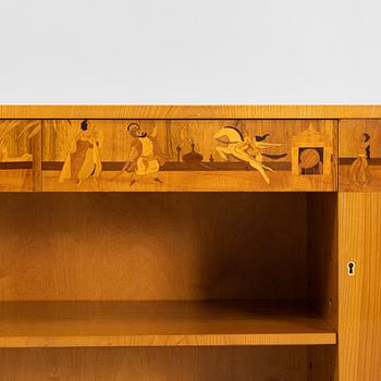 Bokhylla, "Tusen och en natt”, troligen Mjölby Intarsia, 1930-tal.