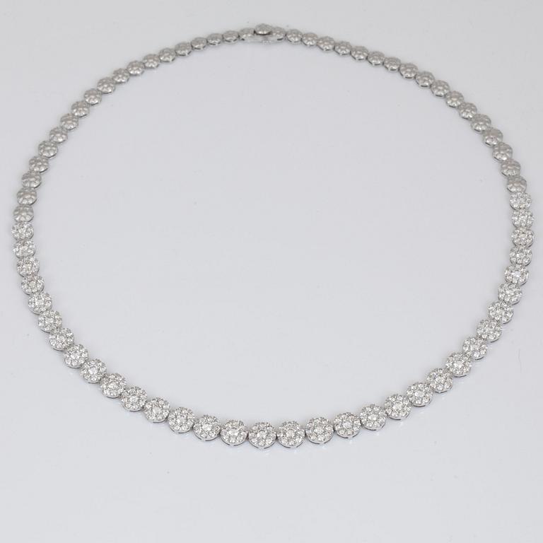 A 9.70 ct brilliant cut diamond collier.