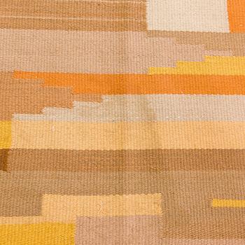 Flat weave carpet. Circa 430 x 323 cm.