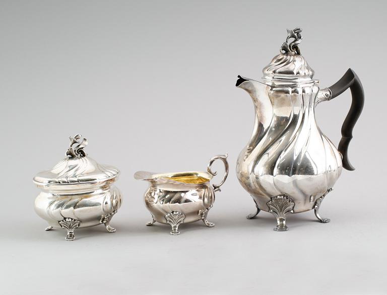 KAFFESERVIS, 3 delar, silver, CG Hallberg, Stockholm 1946. Vikt ca 1261 gram.