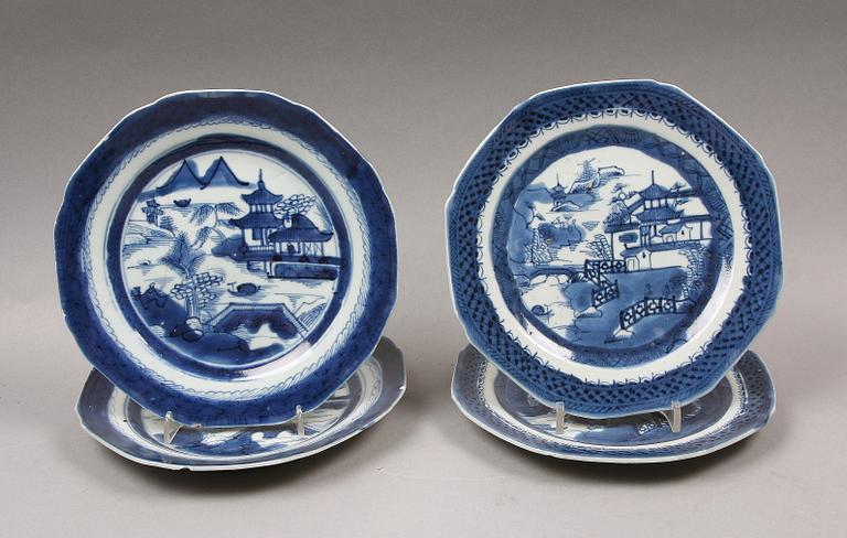 TALLRIKAR, 12 st samt ASSIETTER, 4 st, porslin, Kina, 1700-1800-tal.