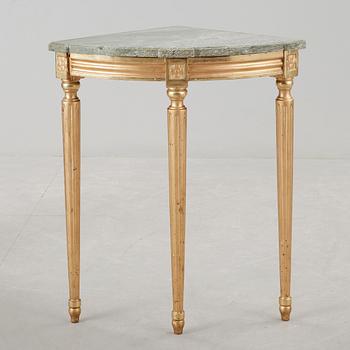 KONSOLBORD, gustaviansk stil, 1900-talets första hälft.