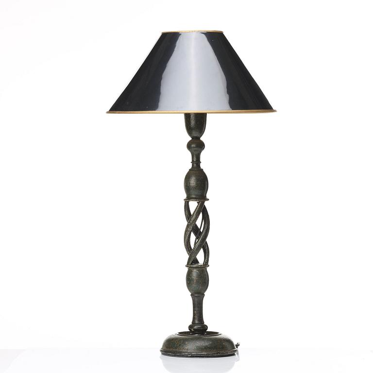 A 20th table lamp.