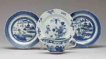 PARTI PORSLIN, 4 delar. Kina, bland annat Qianlong (1736-95).