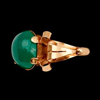 RING, 18 k guld, jade, svenska stämplar, Bernard Hertz 1951.