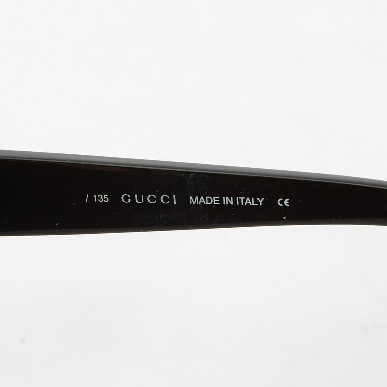 Gucci, sunglasses, a pair.