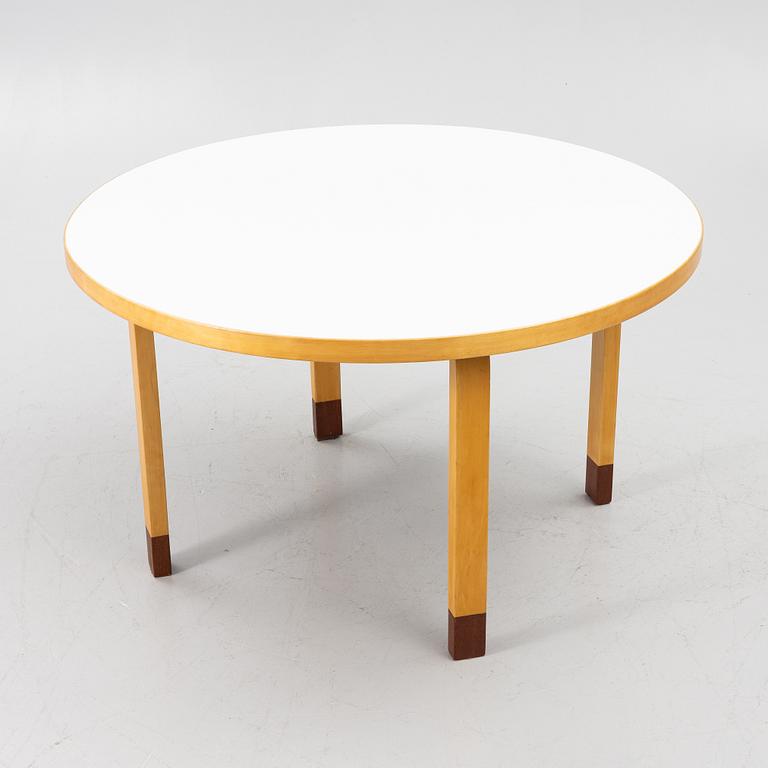 Alvar Aalto, matbord, modell 91, Artek, Finland, sent 1900-tal.