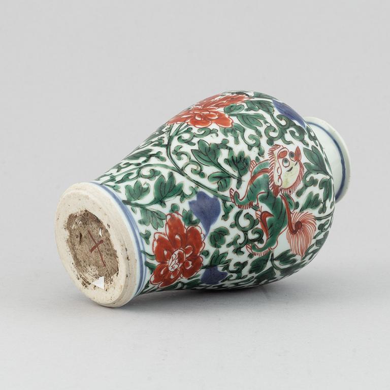 Vas, porslin. Transition, 1600-tal.