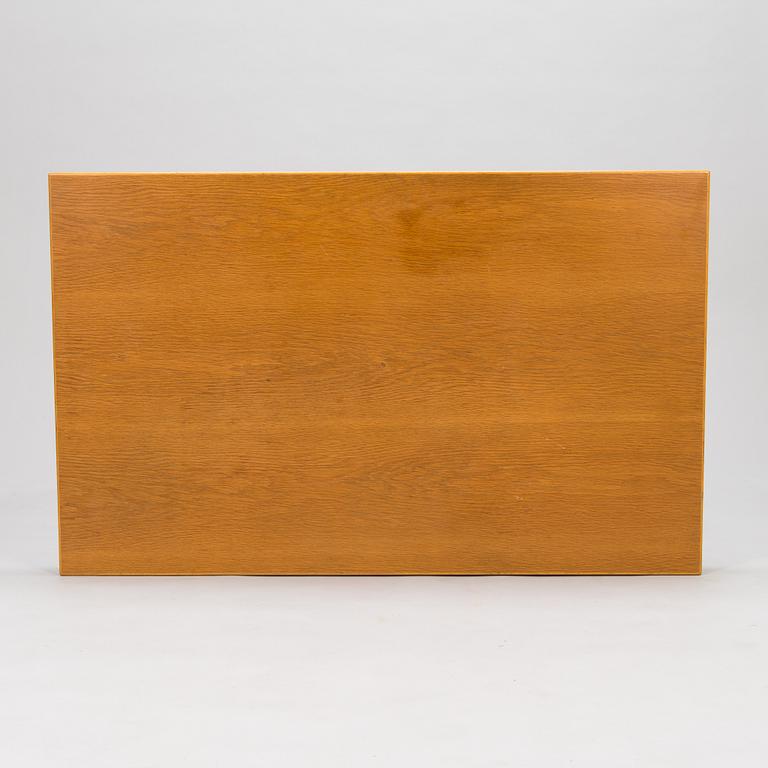 Alvar Aalto, a mid-20th century '81' dining table and four '68' chairs for Artek.