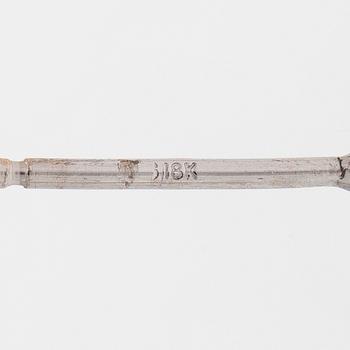 Örhängen, enstensörhängen, 18K vitguld med droppslipade diamanter.