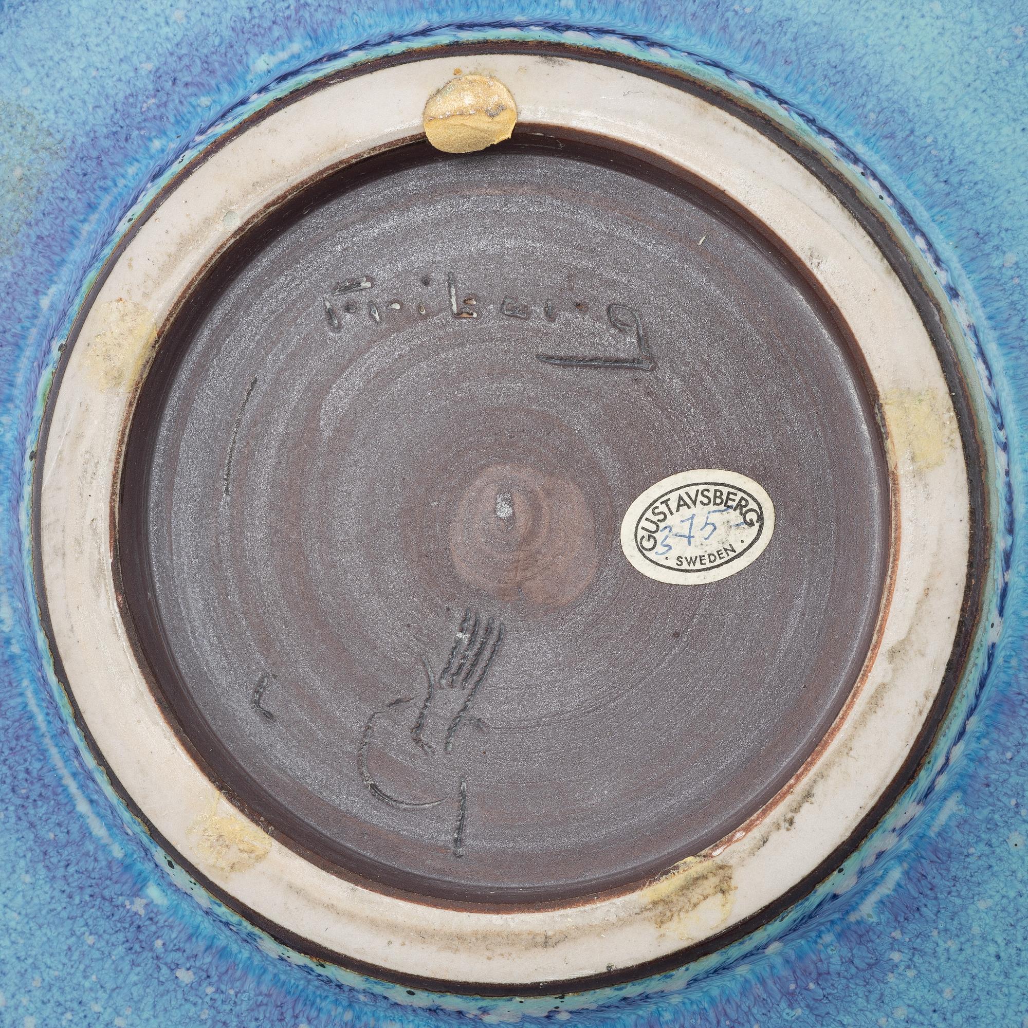 Berndt Friberg, a stoneware dish, Gustavsberg Studio 1970.