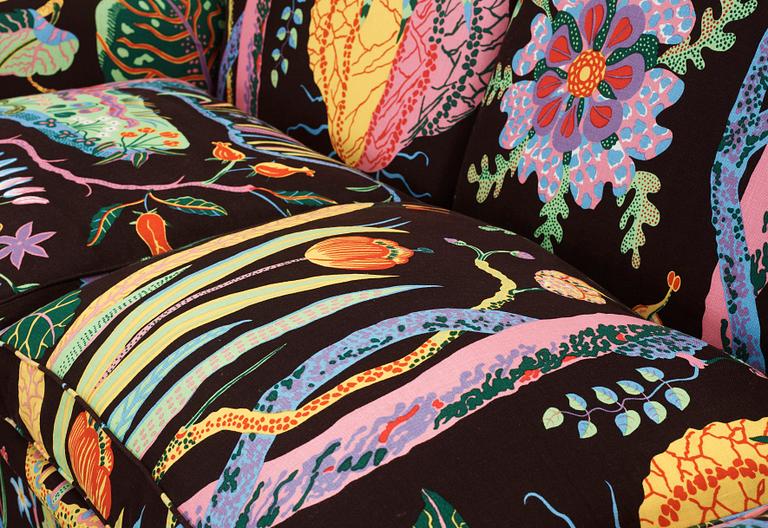 A Josef Frank sofa, Svenskt Tenn, model 703.
