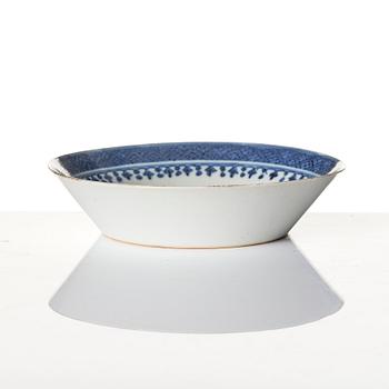 A group lot of Chinese Export porcelain, Qing dynasty, Qianlong (1736-95).