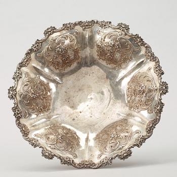 SKÅL PÅ FOT, silver, eng stämplar, Robert Henell III, London 1841 samt sve stämplar, Gustaf Möllenborg, Stockholm, 1842.