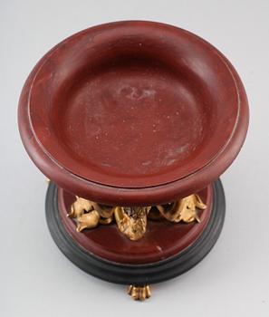 BORDSUPPSATS, marmor och förgylld brons, 1800-talets andra hälft.