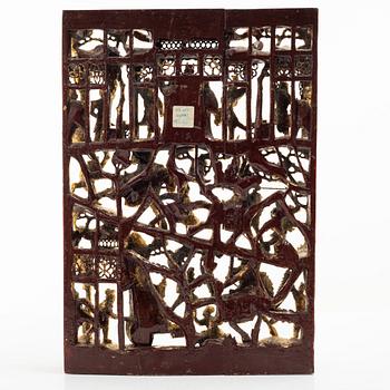 Panel, lackerat och förgyllt trä. Kina, Sen Qingdynasti, 1800-tal. .