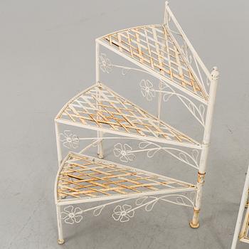 ETAGERER/BLOMBORD, ett par och HYLLA, metall, 1900-talets slut.