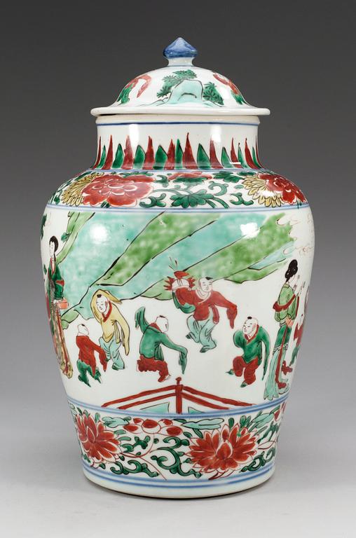 A wucai jar and cover, Transition, mid 17th Century.