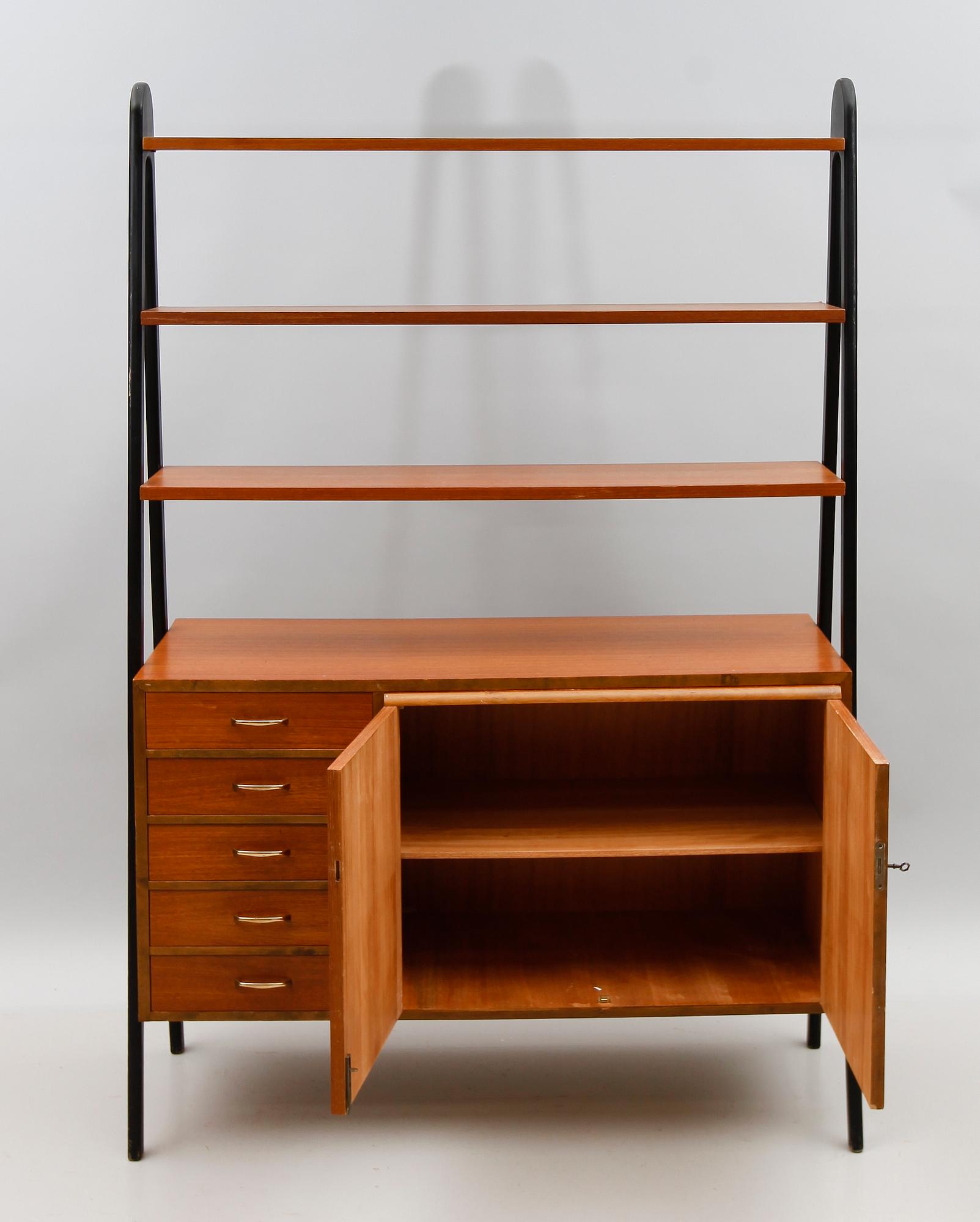 BOKHYLLA, 1900-talets mitt.