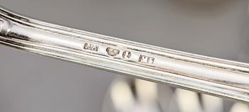 PARTI SILVER, 29 delar, bla Alfred Ambrosius, Stockholm, 1866. Tot vikt ca 453g.