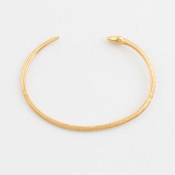 An 18K gold Ole Lynnggaard bangle "Snakes" mini.