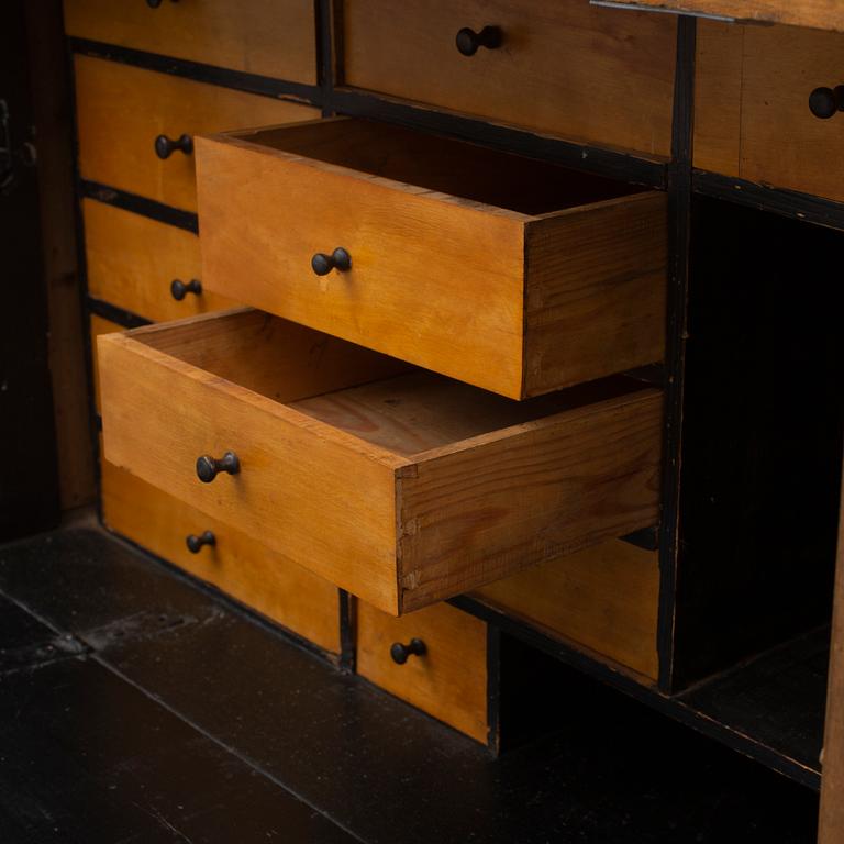 CUPBOARD, first half of the 19th century.