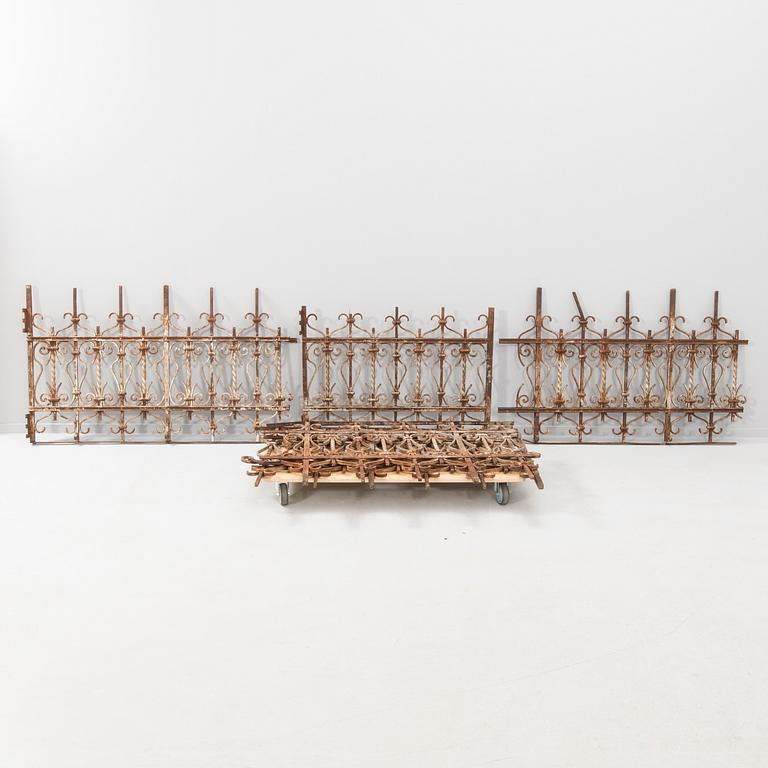 Staket 5 sektioner omkring 1900 smide.