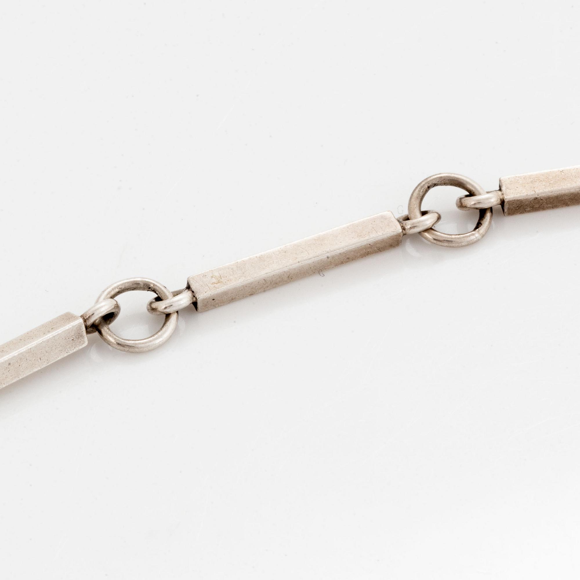 Wiwen Nilsson, silver necklace.