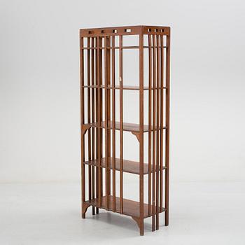 An Art Nouveau oak bookcase, early 20th Century.