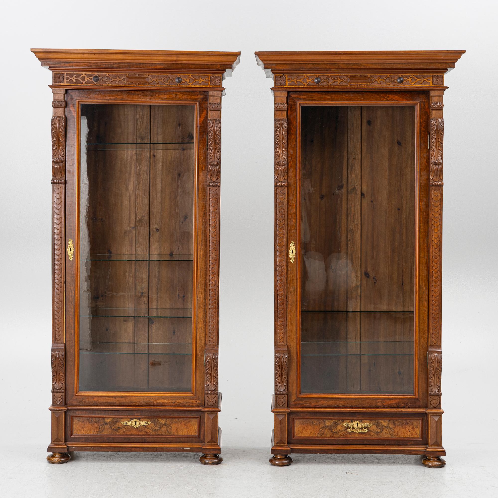 A pair of book cases, circa 1900.