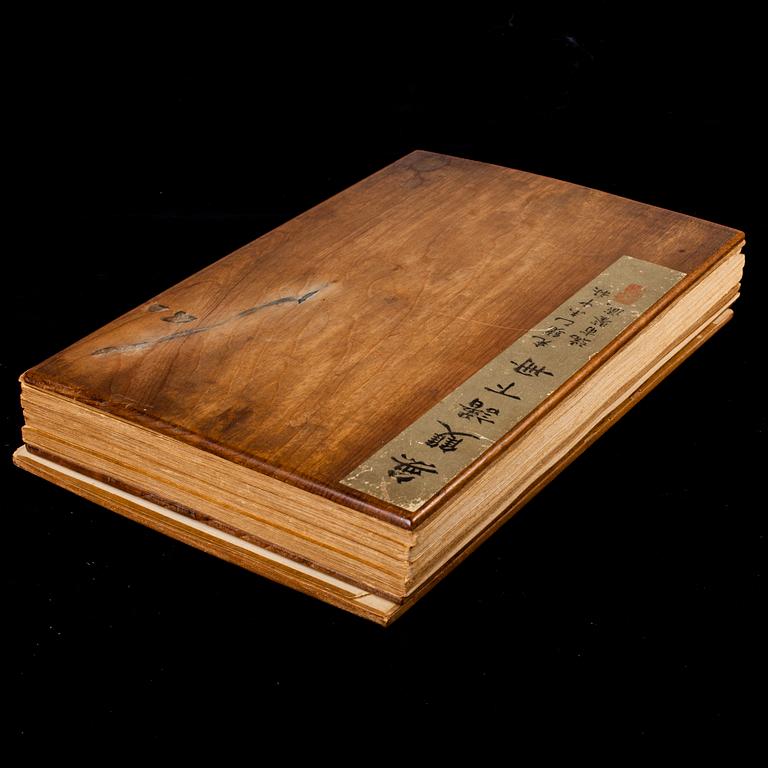 ALBUM, med 80 målningar och kalligrafi, sen Qing dynasti (1644-1912).