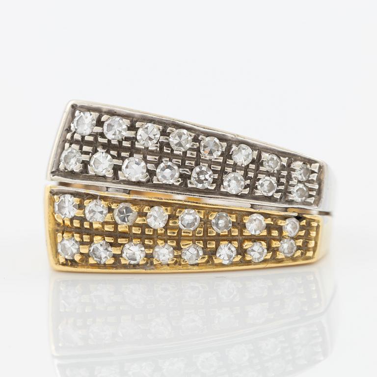 Ring in 18K gold in two colours with eight-cut diamonds.
