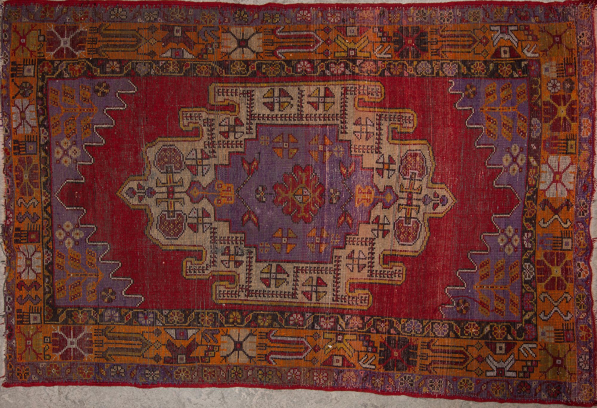 MATTA, Kaukasien, antik. Ca 112X168 cm.